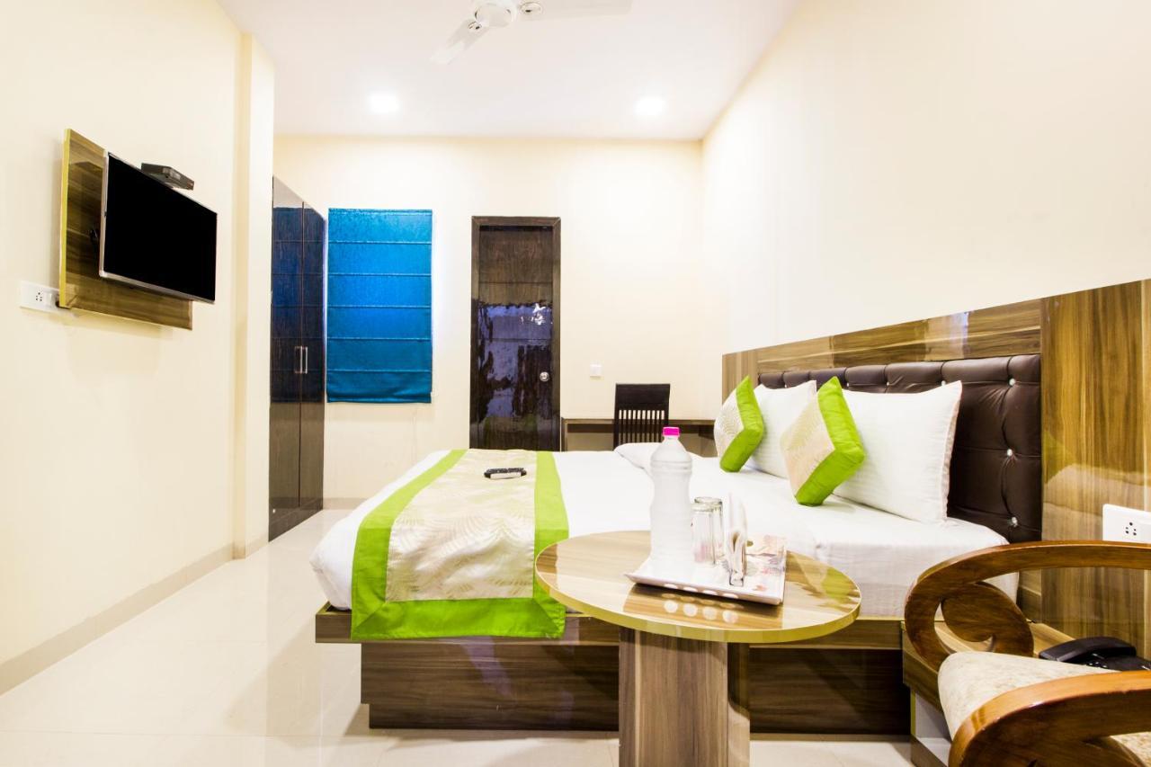 Fabhotel Signature Cyber Park Delhi  Exterior photo